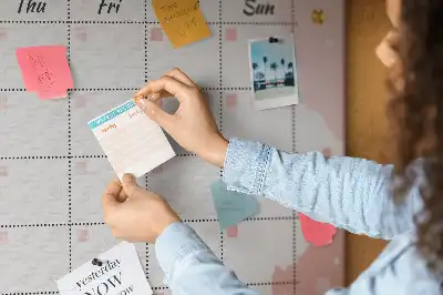Memobord van kurk Maandelijkse planning taken