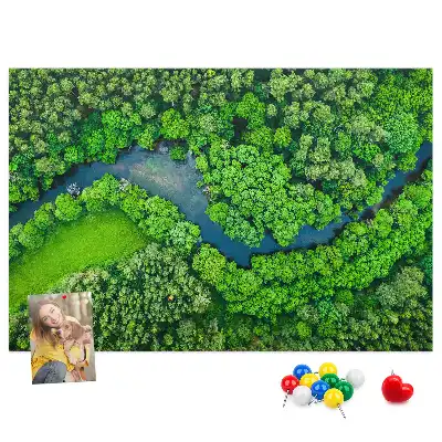 Kurk prikbord Rivier in het bos