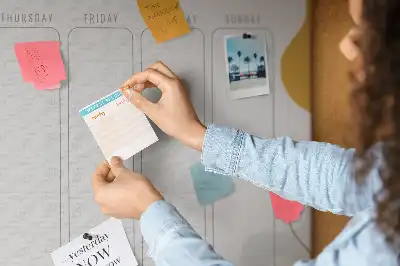Memobord van kurk Zevendaags schema voor aan de muur
