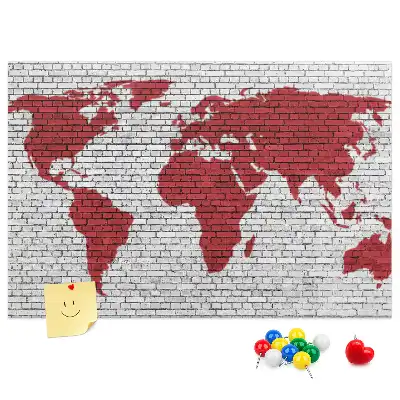 Memobord van kurk met print van een bakstenen muur en wereldkaart