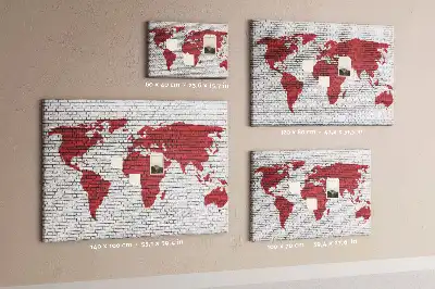 Memobord van kurk Bakstenen muur met kaart
