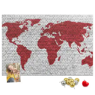 Memobord van kurk Bakstenen muur met kaart