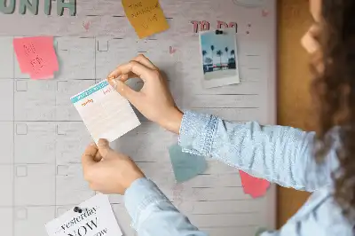 Kurk prikbord Maandplanner voor kinderen