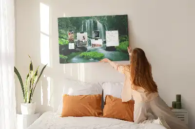 Memobord van kurk Waterval tussen mos