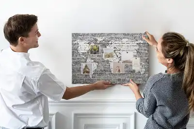 Kurk prikbord Wereldkaart op bakstenen