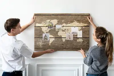 Memobord van kurk Continenten op houten achtergrond