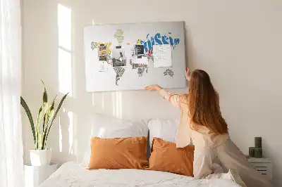 Memobord van kurk Opschriften die een kaart vormen