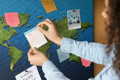 Memobord van kurk Contouren van landen ter wereld