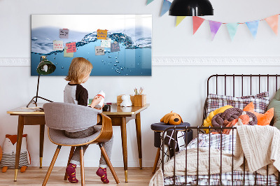 Uitwisbaar glazen planbord met magnetische functie Close-up van het water