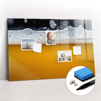 Magnetisch planbord voor de muur van bedrukt glas Close-up van bier