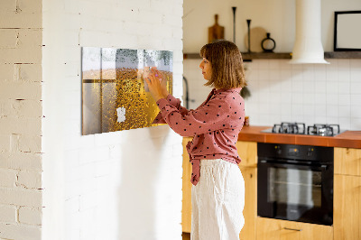 Magnetisch planbord voor de muur van bedrukt glas Een mok bier