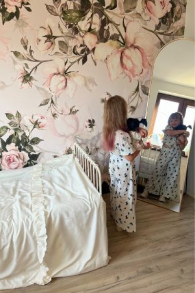 Hoe versier je een kinderkamer met behang?