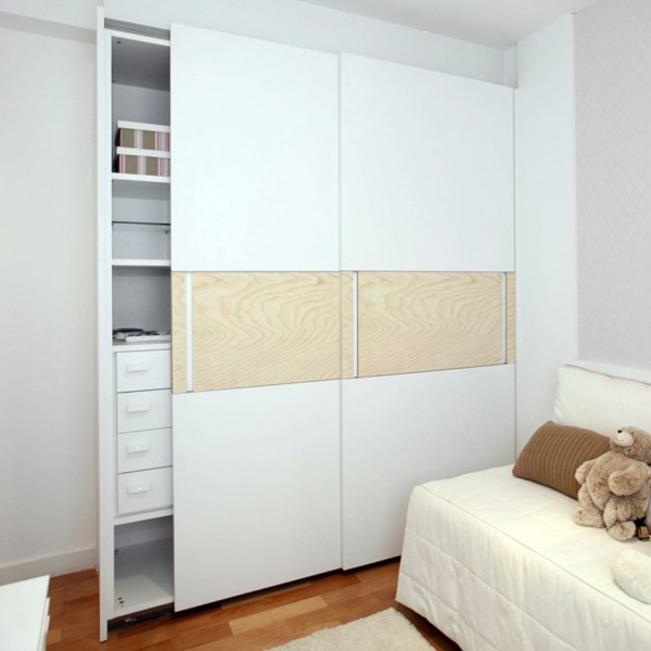 Decoratiefolie zelfklevend voor de kledingkast 